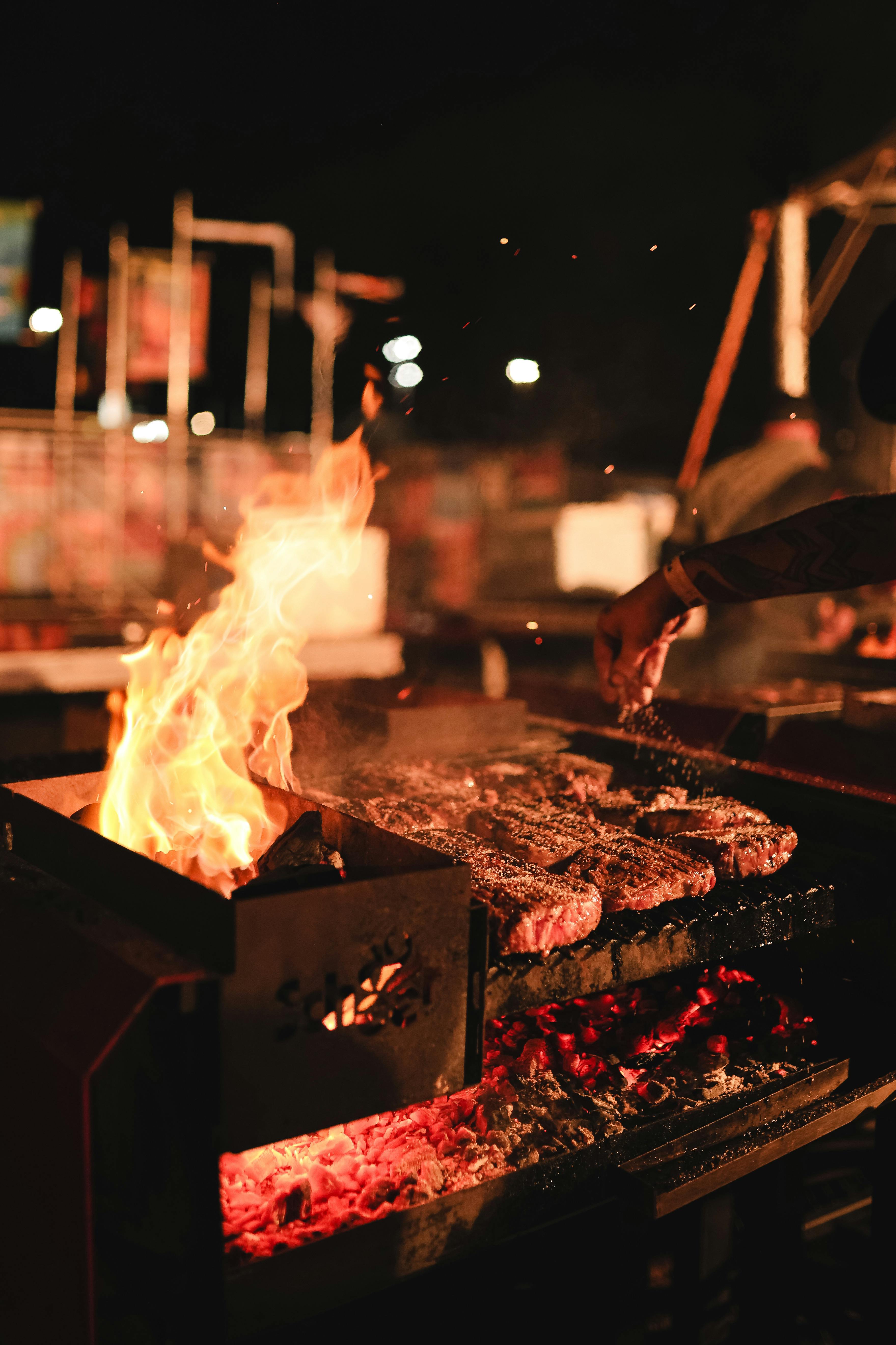 The Science of Summer Flavour: Why Charcoal Grilling Tastes Better in the Heat